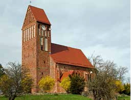 XIV-wieczny kościół śś. Piotra i Pawła w Sławsku (fot. Tomasz Duda)