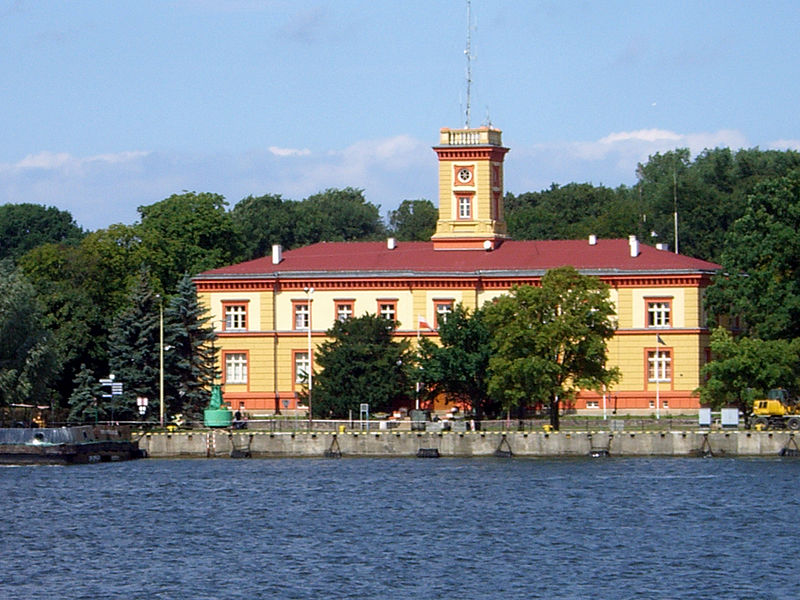 Kapitanat Portu w Świnoujściu, autor: Schnurzipurz, źródło: commons.wikimedia.org
