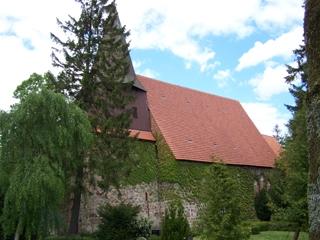 Kościół ewangelicki w Kirch Baggendorf (źródło: Wikipedia.org, autor: Klugschnacker, licencja: CC)