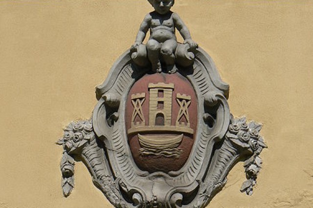 Detal z fasady budynku w Kłajpedzie, Autor: Kusurija, źródło: commons.wikimedia.org