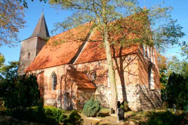 Gotycki kościół w Hohendorfie  (źródło: Wikipedia.org, autor: Erell, licencja: CC)