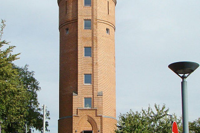 Wieża ciśnień, autor: Schmelzle , źródło: commons.wikimedia.org